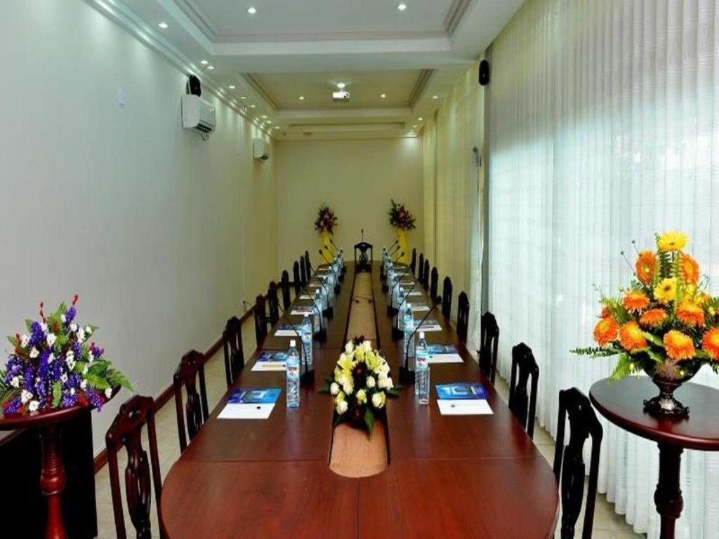 Golden Butterfly Hotel Yangon Exterior photo