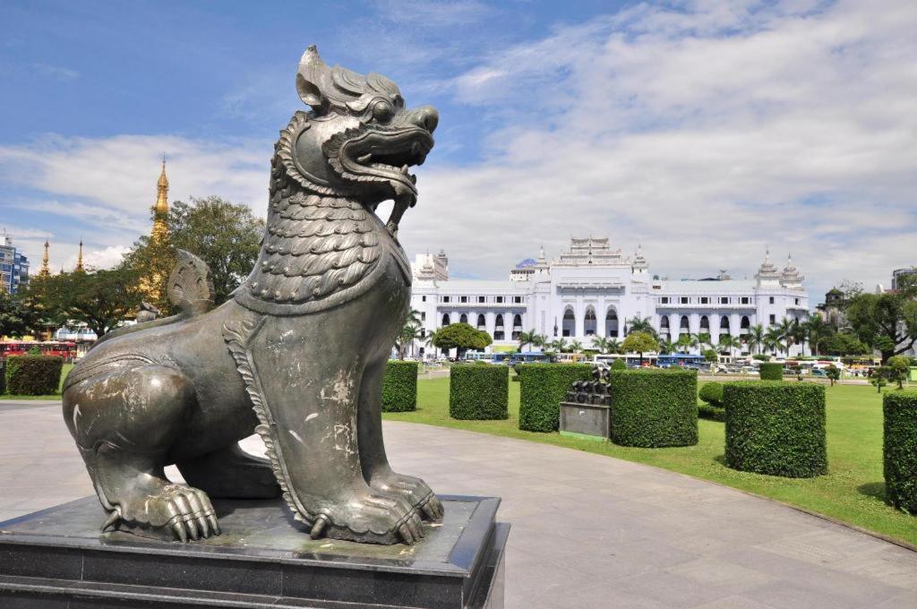 Golden Butterfly Hotel Yangon Exterior photo