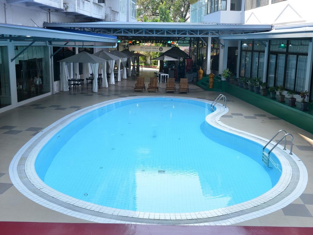 Golden Butterfly Hotel Yangon Exterior photo