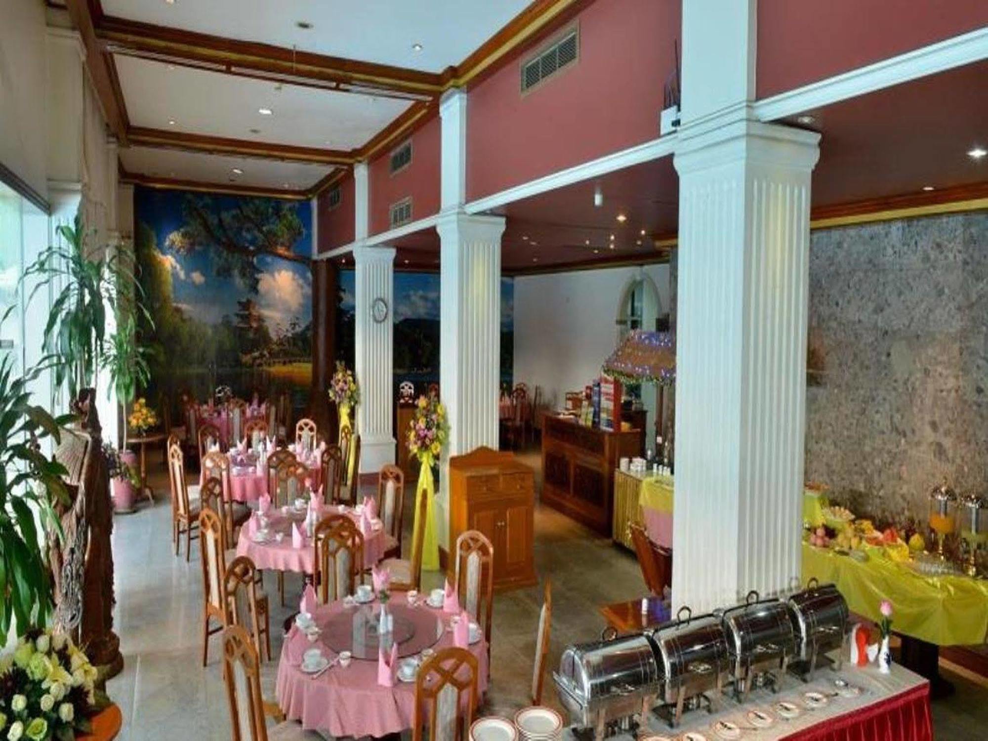 Golden Butterfly Hotel Yangon Exterior photo