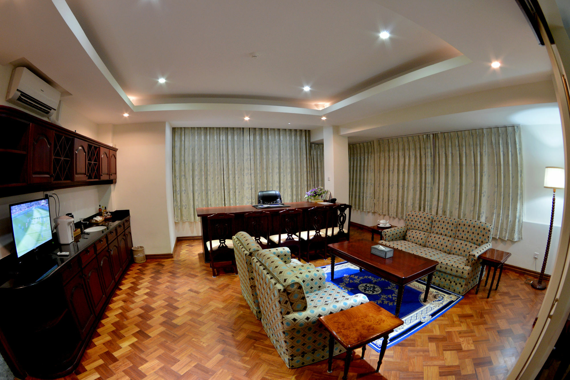 Golden Butterfly Hotel Yangon Exterior photo