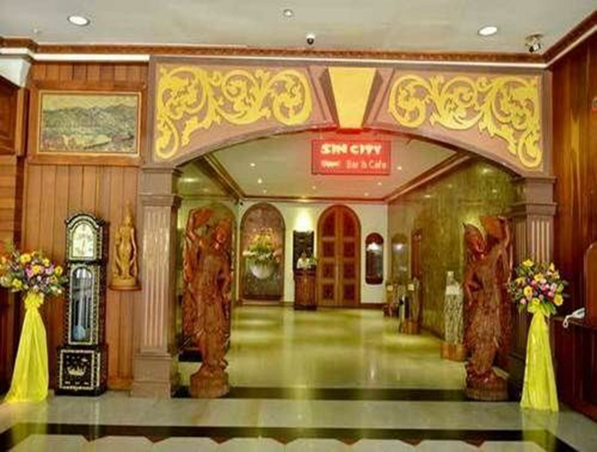 Golden Butterfly Hotel Yangon Exterior photo