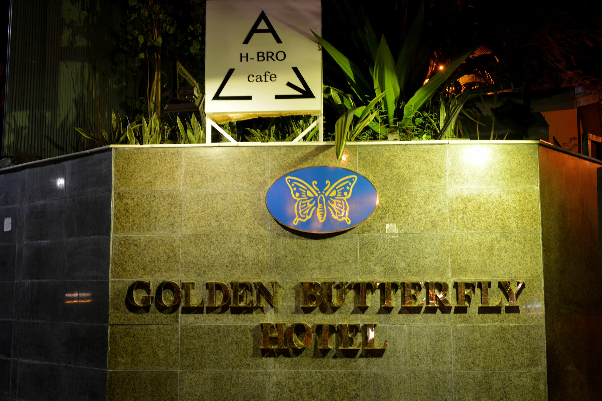 Golden Butterfly Hotel Yangon Exterior photo